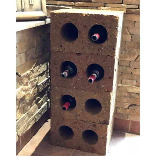 tufa bortarto bortarolo szekreny boros kiegeszito borozo konyha bor lakberendezes design mediterran ko dekoracio pince borospince lameridiana borok olasz.JPG